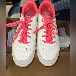 Reebok women’s size 10 off white/hot pink club c 85 sneakers.  Only worn once!